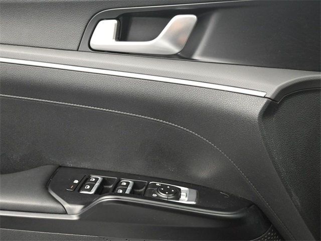 2021 Kia K5 GT-Line photo 26