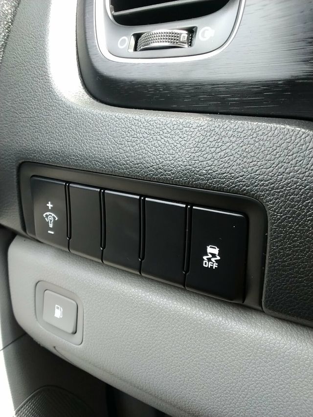 2021 Kia Sedona LX FWD - 23069976 - 26