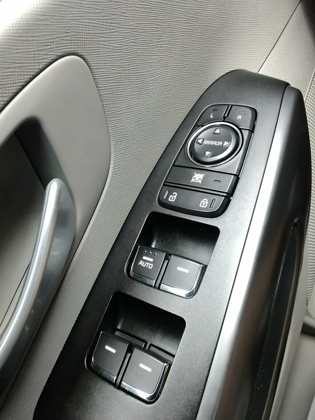 2021 Kia Sedona LX FWD - 23069976 - 27