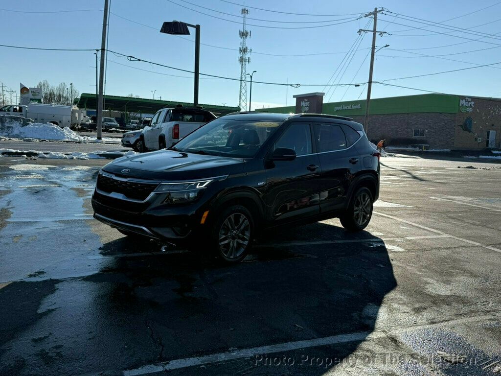 2021 Kia Seltos S photo 4