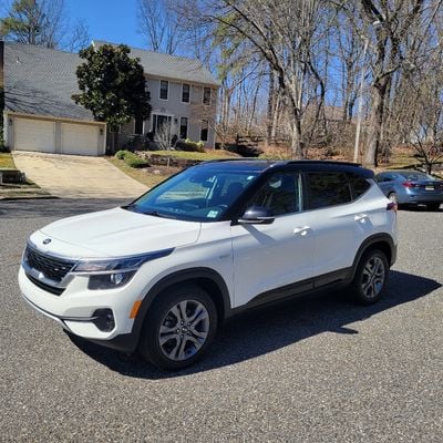2022 Kia Telluride LX photo 25