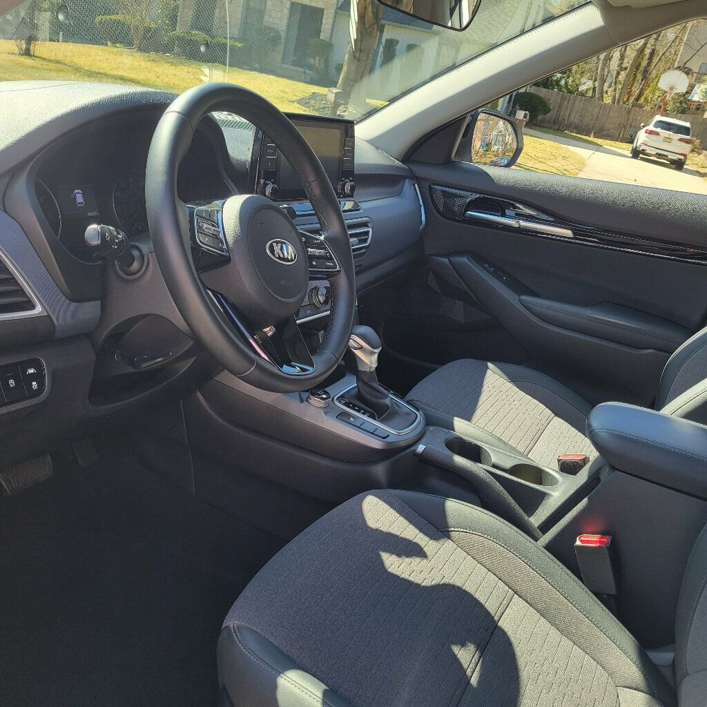 2021 Kia Seltos S photo 9