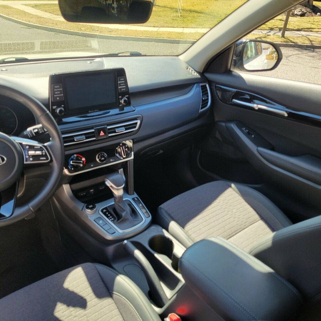 2021 Kia Seltos S photo 12