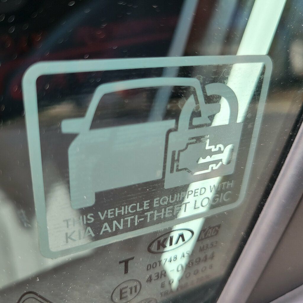 2021 Kia Seltos S photo 17