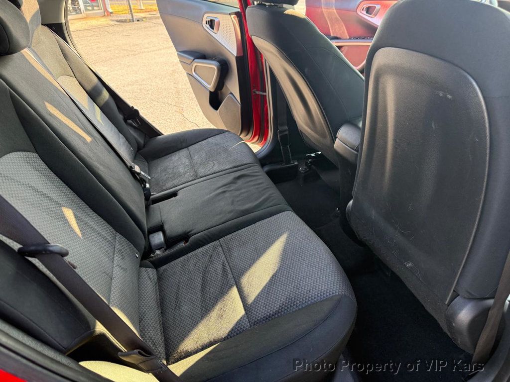 2021 Kia Soul LX photo 13