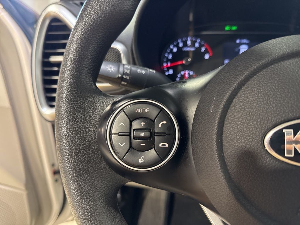 2021 Kia Soul LX IVT - 22995586 - 11