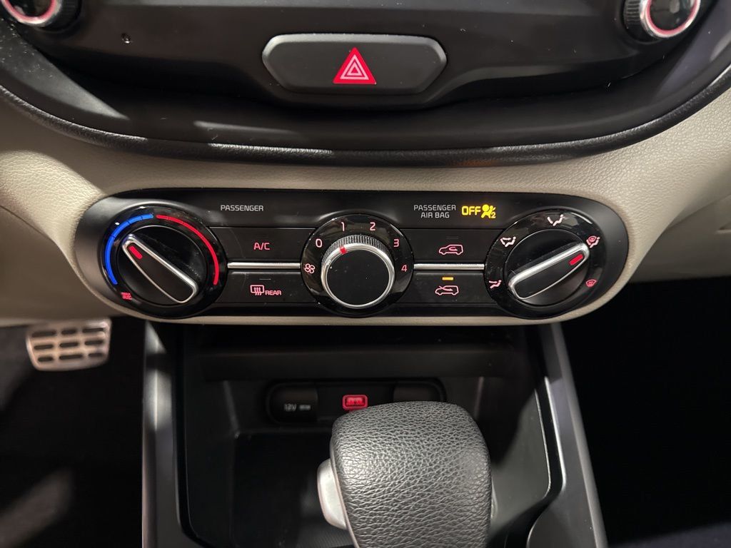 2021 Kia Soul LX IVT - 22995586 - 18