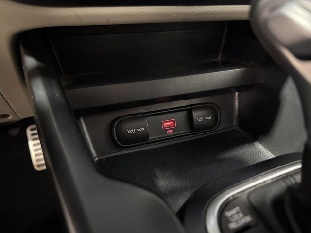 2021 Kia Soul LX IVT - 22995586 - 19