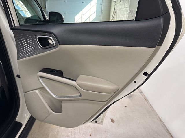 2021 Kia Soul LX IVT - 22995586 - 34