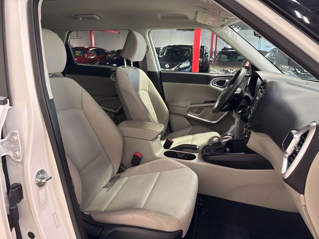 2021 Kia Soul LX IVT - 22995586 - 37