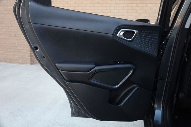 2021 Kia Soul S - 23072899 - 19