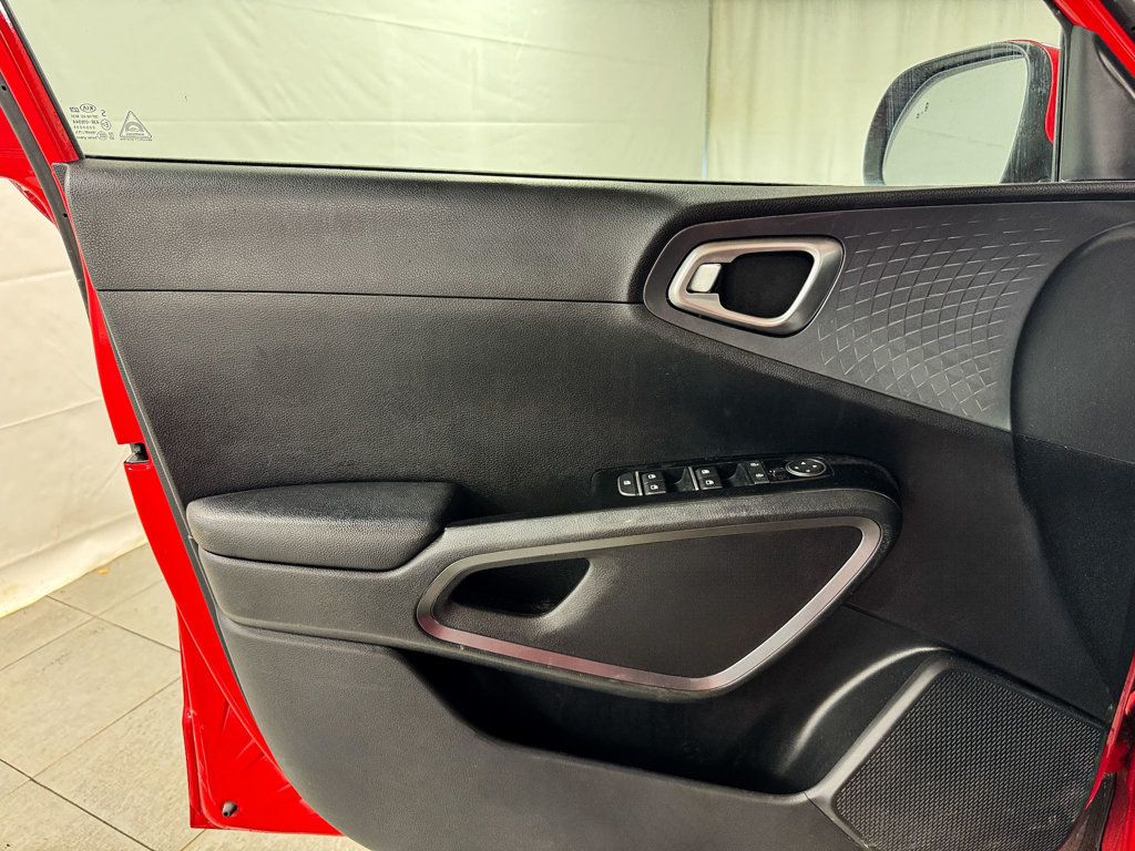 2021 Kia Soul S - 23014417 - 11