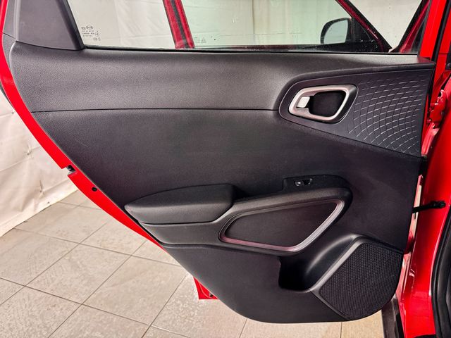 2021 Kia Soul S - 23014417 - 12