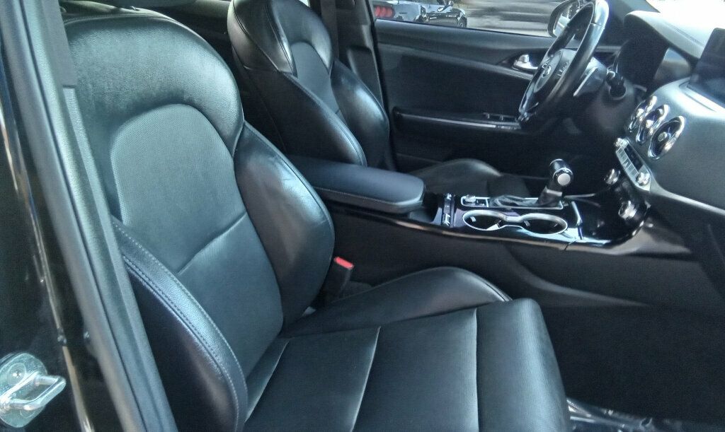 2021 Kia Stinger GT-Line photo 11