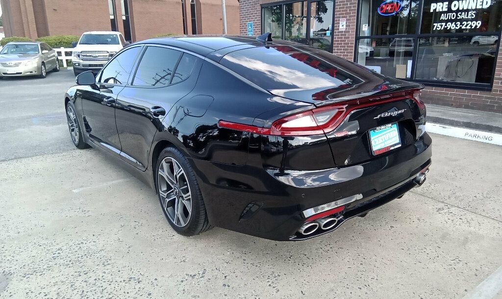 2021 Kia Stinger GT-Line photo 2