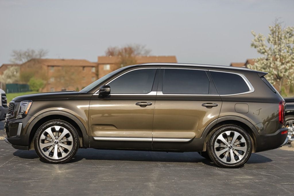 2021 Kia Telluride S photo 3