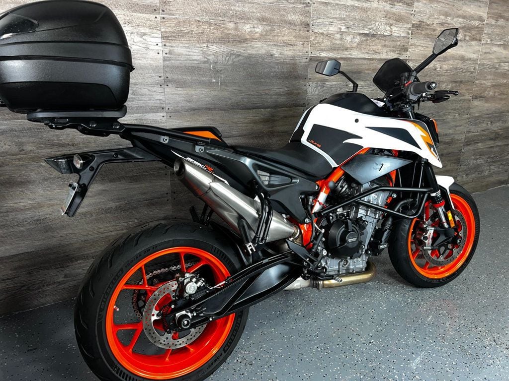 2021 KTM 890 Duke R One Owner! - 22777463 - 2