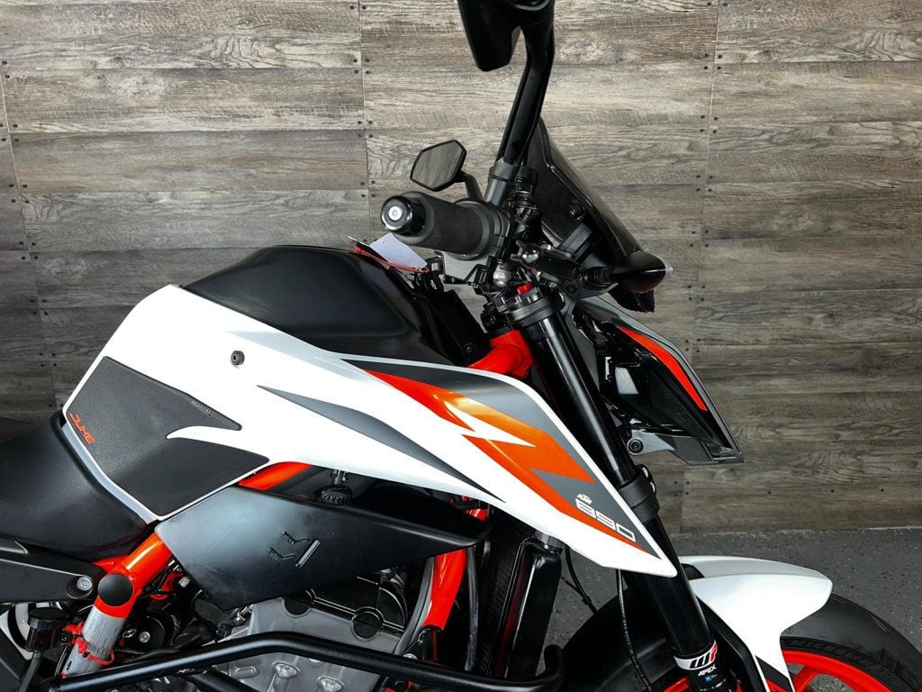 2021 KTM 890 Duke R One Owner! - 22777463 - 3