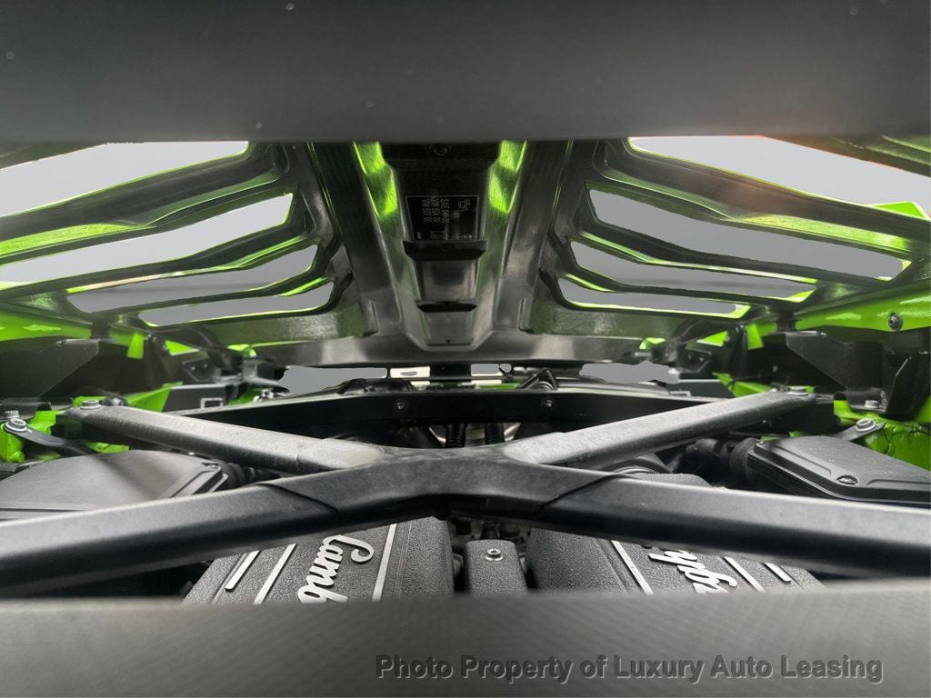 Lamborghini Huracan photo 12