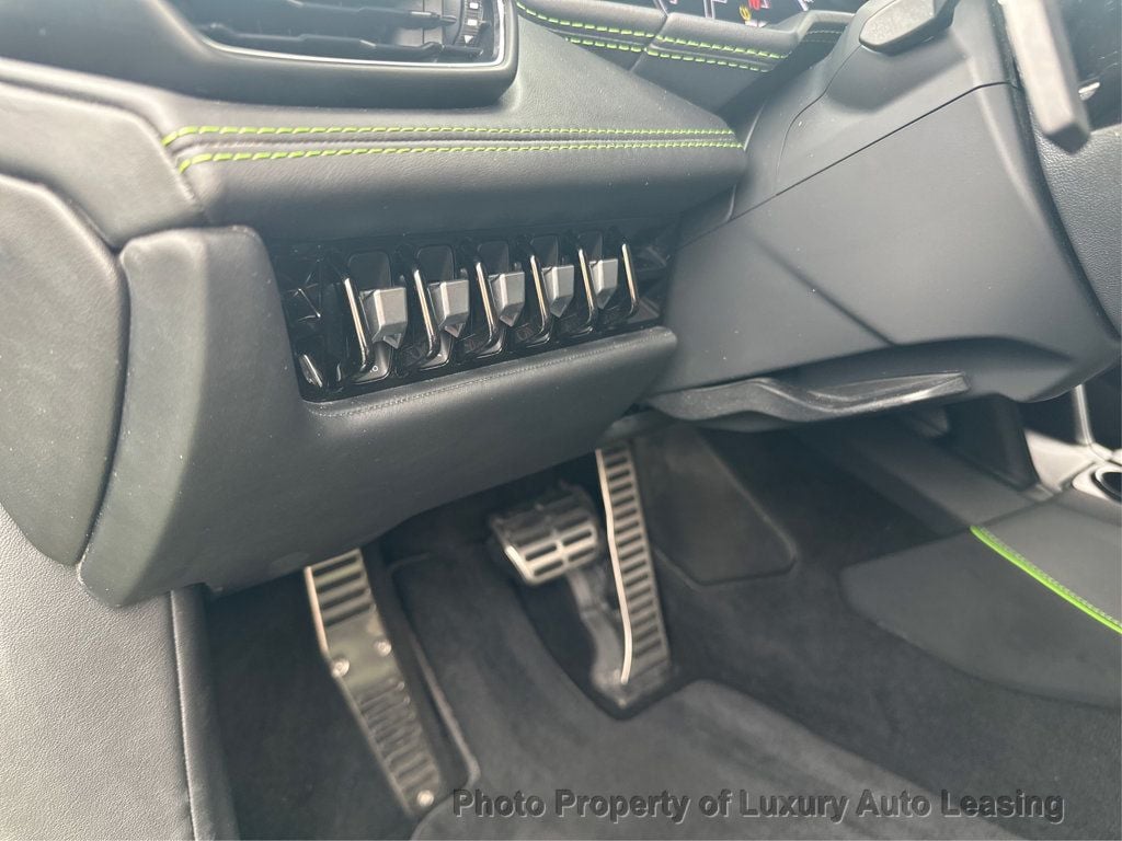 Lamborghini Huracan photo 17