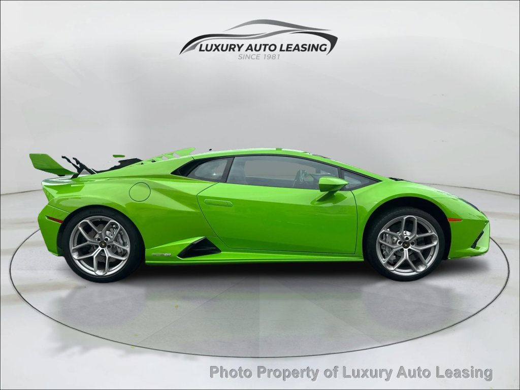 Lamborghini Huracan photo 2