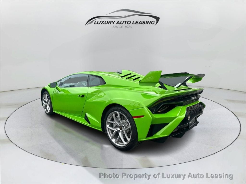Lamborghini Huracan photo 5