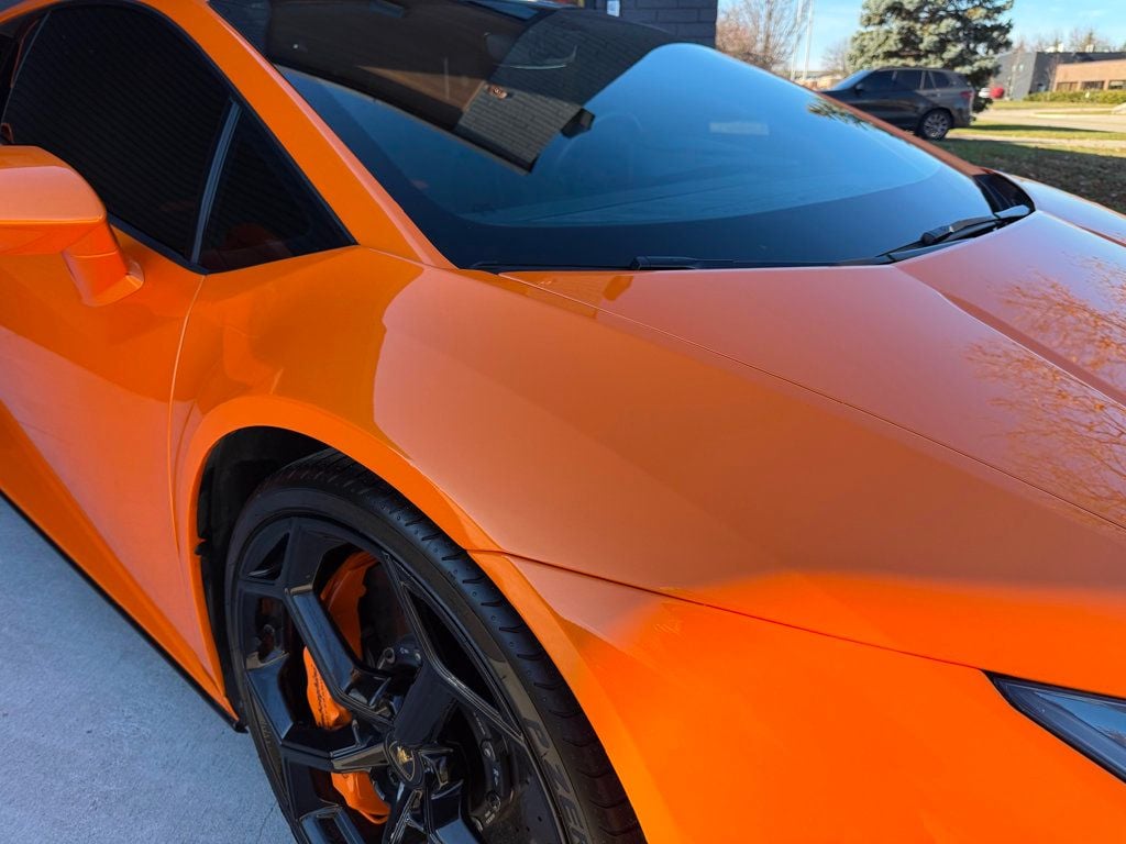 2021 Lamborghini Huracan Evo Base photo 3