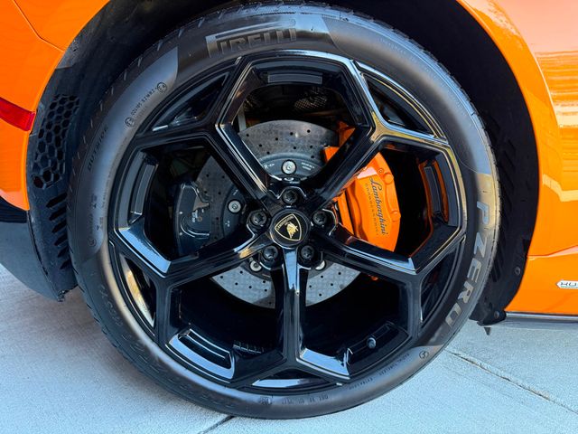 2021 Lamborghini Huracan EVO Coupe RWD - 22947882 - 35