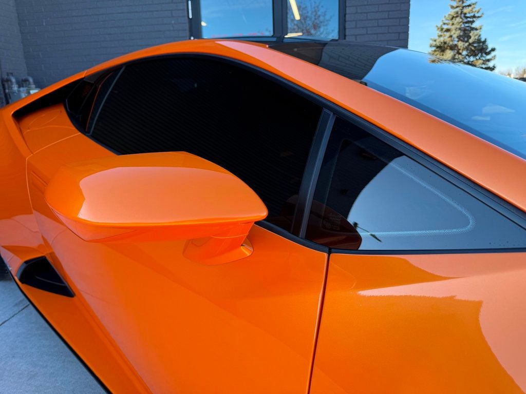 2021 Lamborghini Huracan Evo Base photo 4