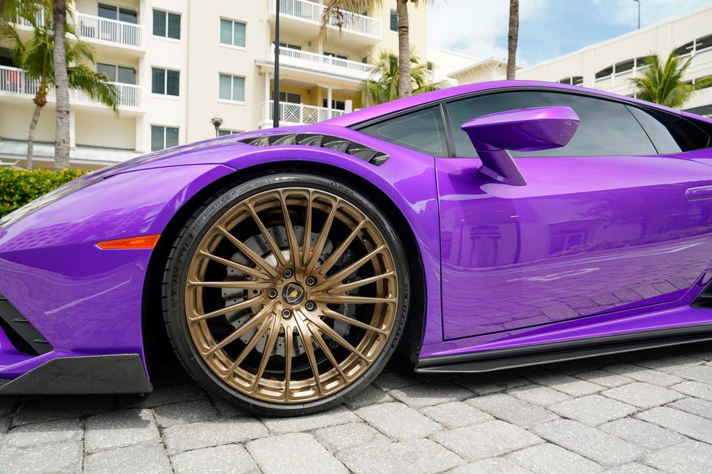 2021 Lamborghini Huracan EVO Coupe RWD - 23012204 - 10