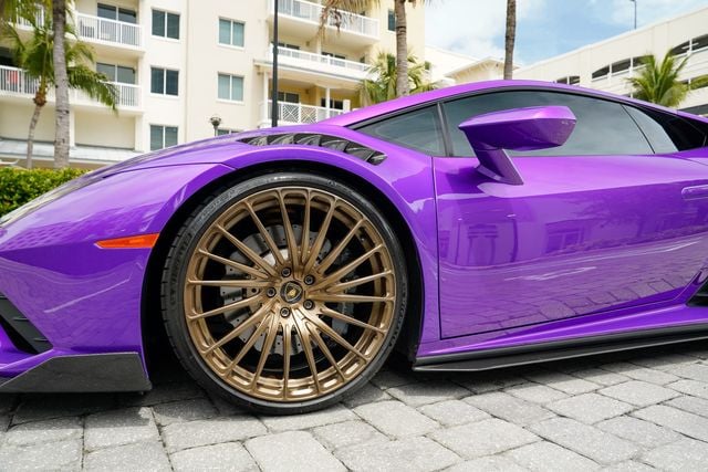 2021 Lamborghini Huracan EVO Coupe RWD - 23012204 - 10