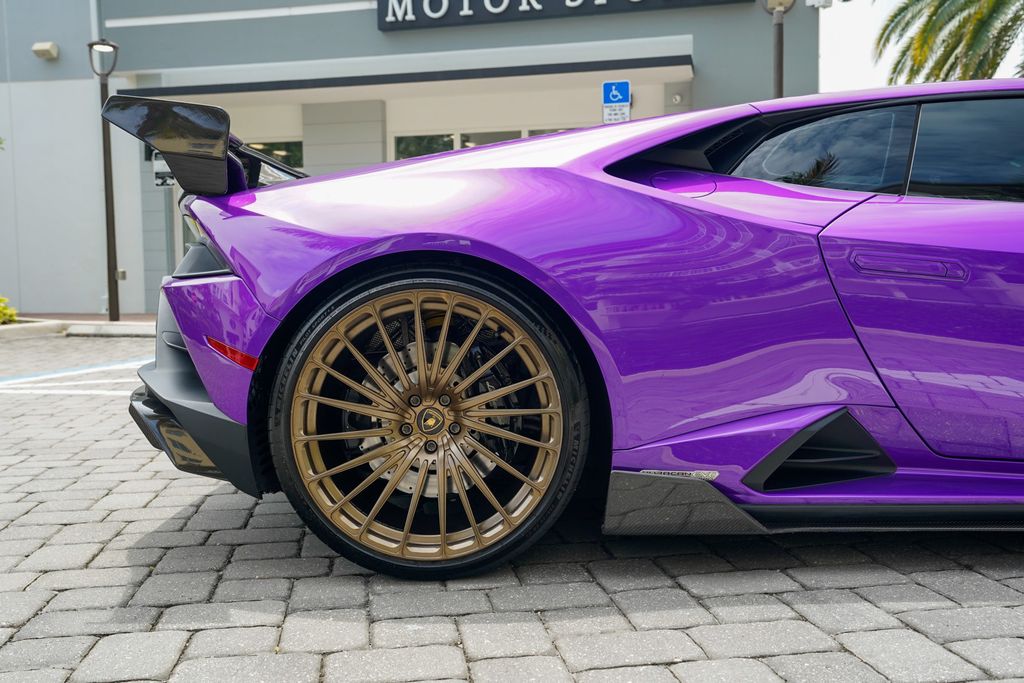2021 Lamborghini Huracan EVO Coupe RWD - 23012204 - 29