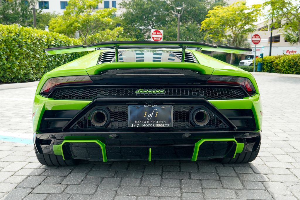 2021 Lamborghini Huracan EVO Coupe RWD - 23033575 - 24