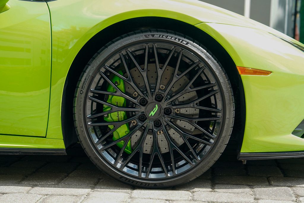 2021 Lamborghini Huracan EVO Coupe RWD - 23033575 - 34