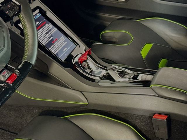 2021 Lamborghini Huracan EVO Coupe RWD - 23051993 - 13