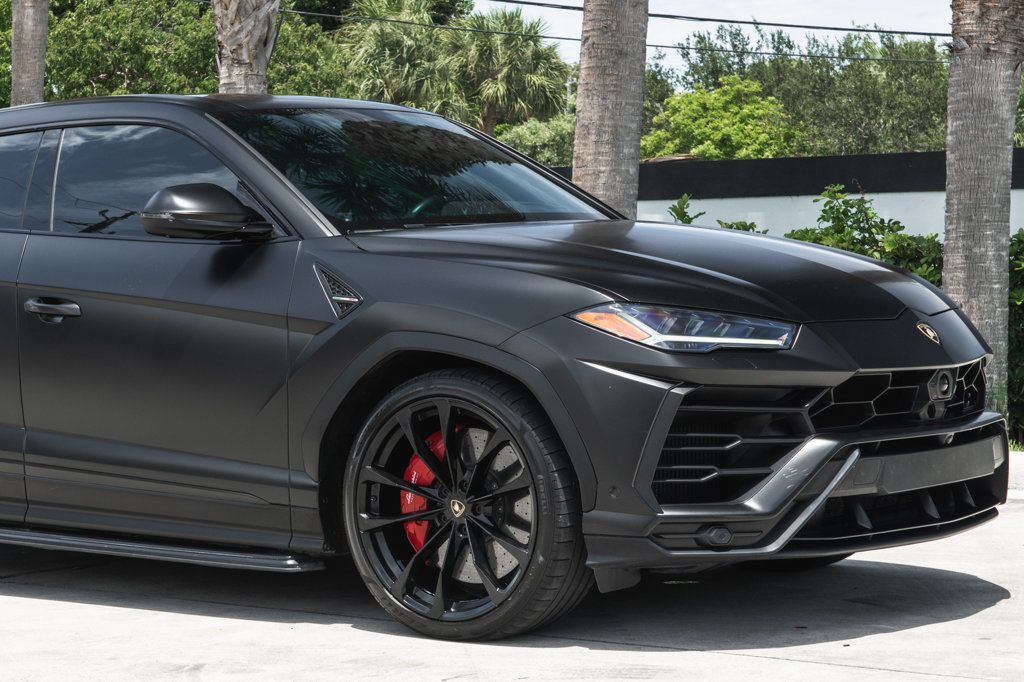 2021 Lamborghini Urus photo 10