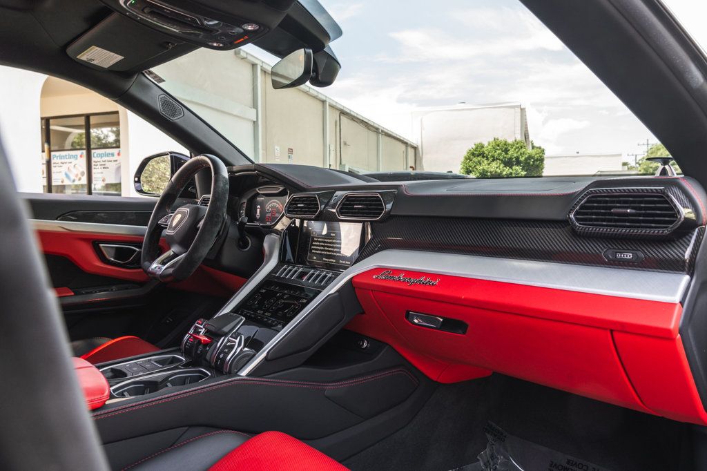 2021 Lamborghini Urus photo 27