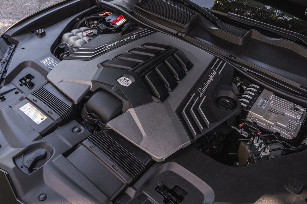 2021 Lamborghini Urus photo 33
