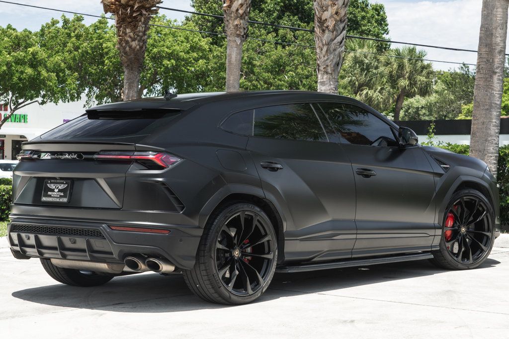 2021 Lamborghini Urus photo 7