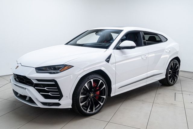 lamborghini urus awd