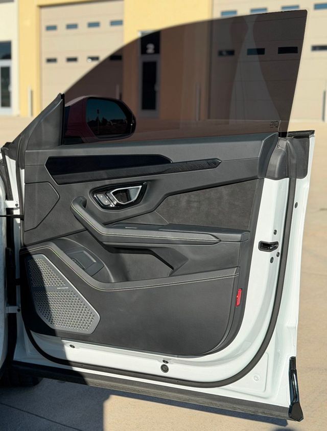 2021 Lamborghini Urus AWD - 22995864 - 23