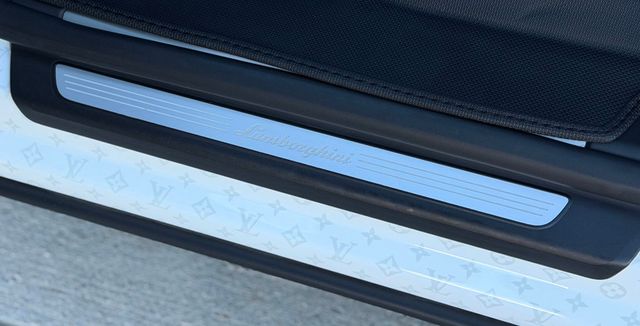 2021 Lamborghini Urus AWD - 22995864 - 38