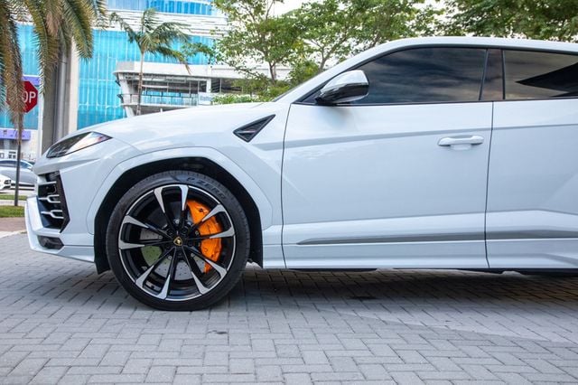 2021 Lamborghini Urus AWD - 22713615 - 9