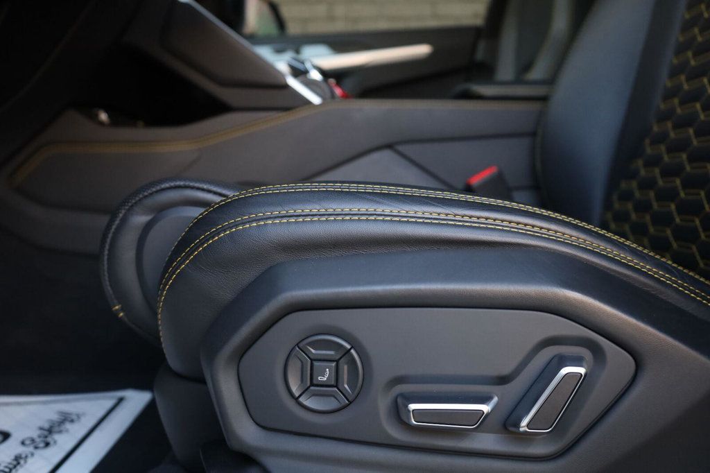 Lamborghini URUS photo 28