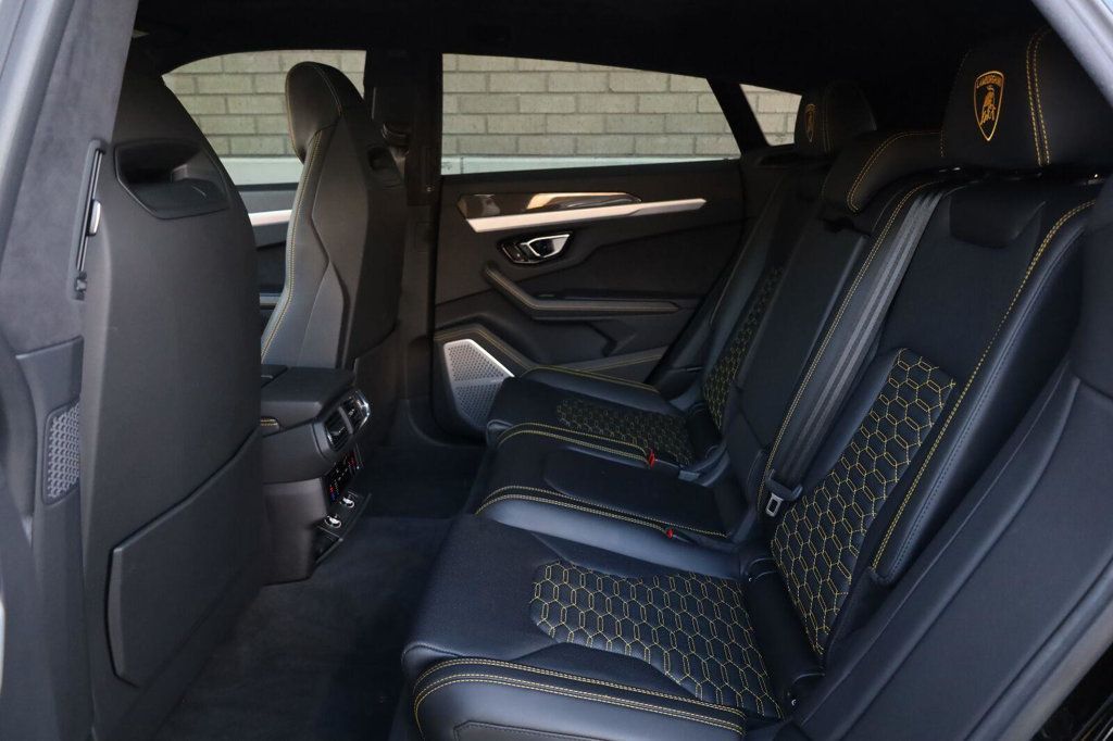 Lamborghini URUS photo 31