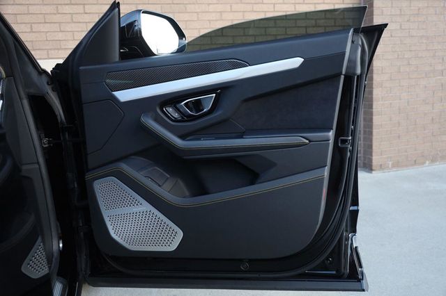 2021 Lamborghini Urus Base - 23085020 - 38