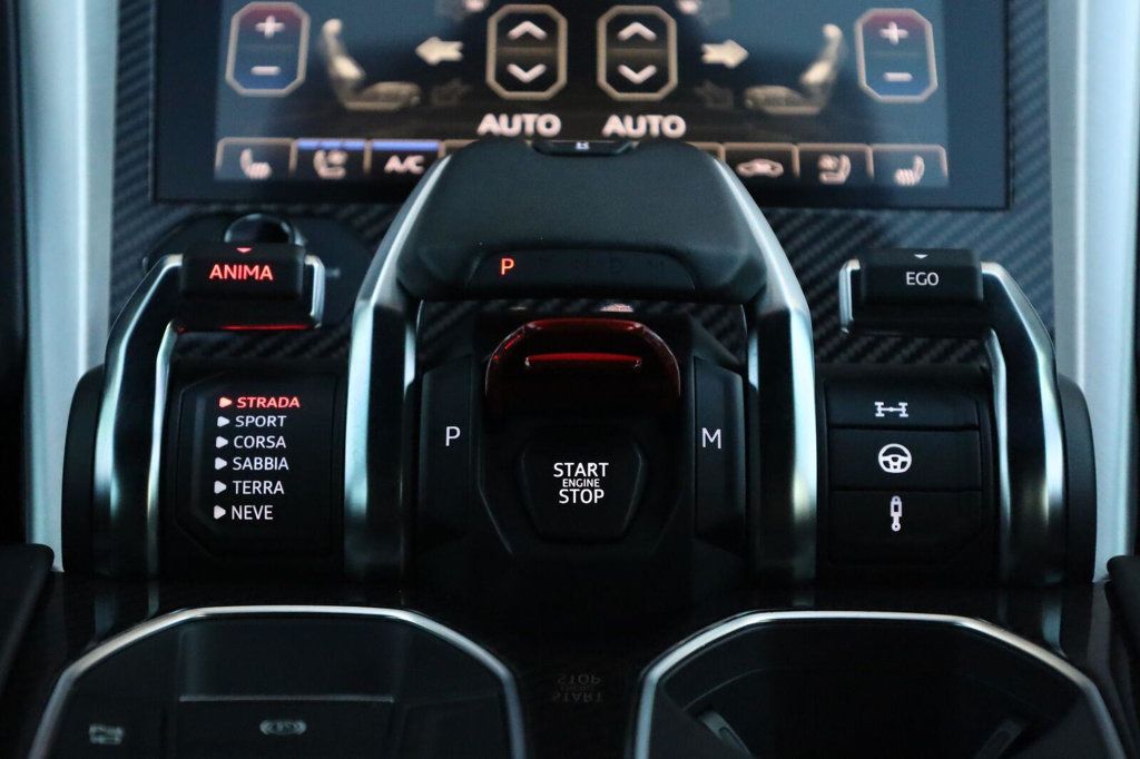 Lamborghini URUS photo 64