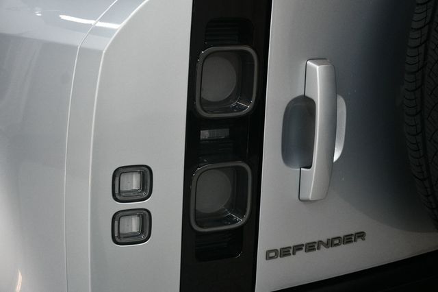 2021 Land Rover Defender 110 X AWD - 22992809 - 13