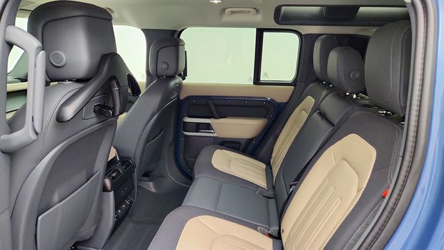 2021 Land Rover Defender 110 X-Dynamic HSE AWD w/ Head-Up Display & Cold Climate Pkg - 23035806 - 21