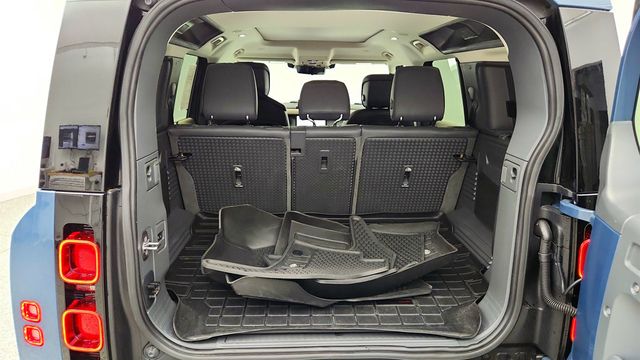 2021 Land Rover Defender 110 X-Dynamic HSE AWD w/ Head-Up Display & Cold Climate Pkg - 23035806 - 22